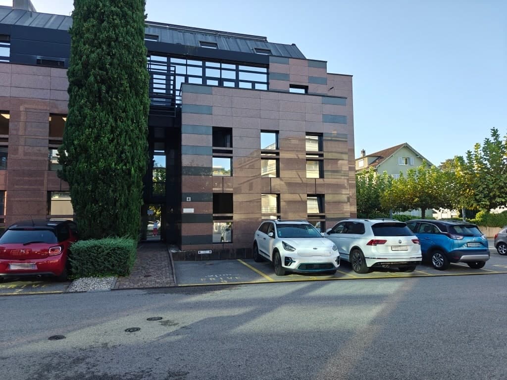 Le bâtiment du Cabinet dentaire Chantavril, Chemin de Chantavril 4 à Nyon